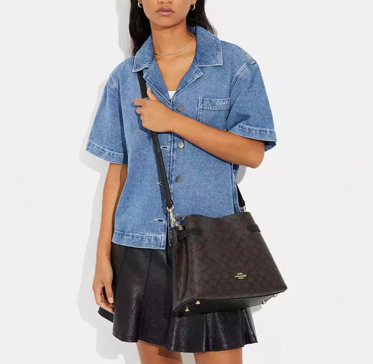 Hanna Shoulder Bag In Signature Canvas