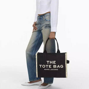 THE Marc Jacobs JACQUARD LARGE TOTE BAG Black - Image 6