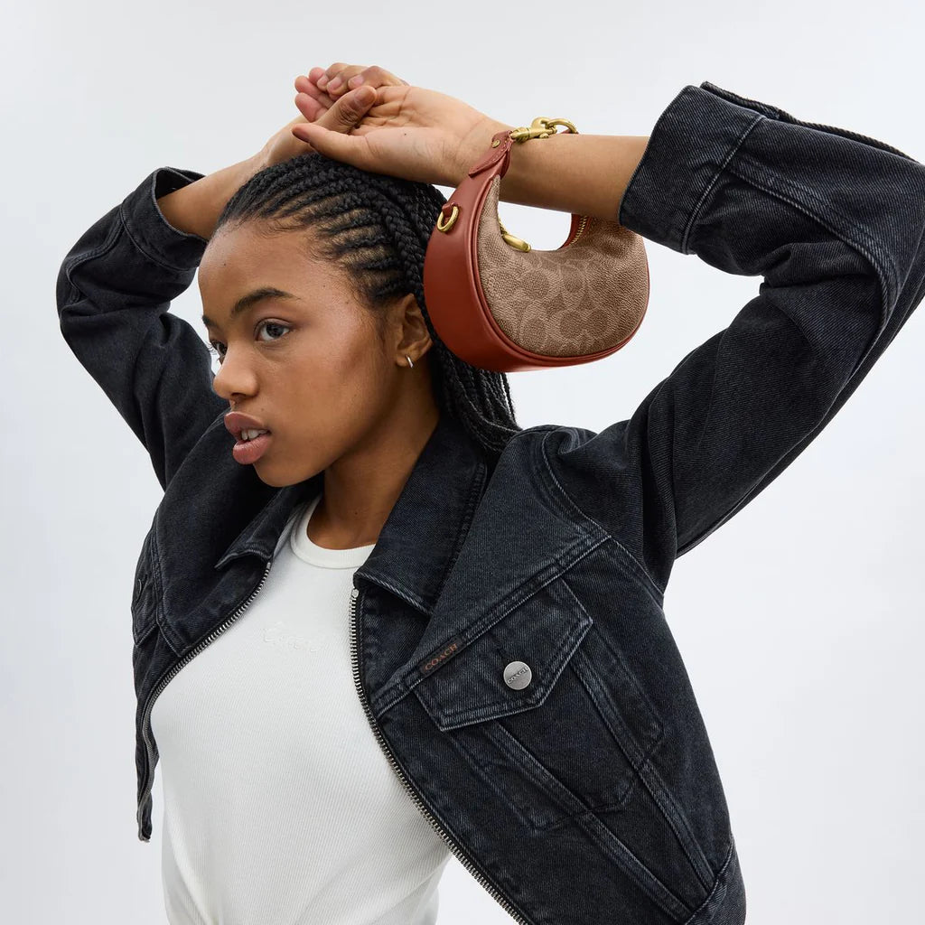Coach Jonie Bag In Signature Canvas - Image 5