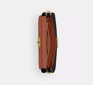 Jet Shoulder Bag in black