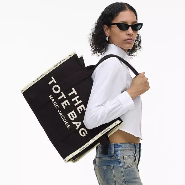 THE Marc Jacobs JACQUARD LARGE TOTE BAG Black - Image 2